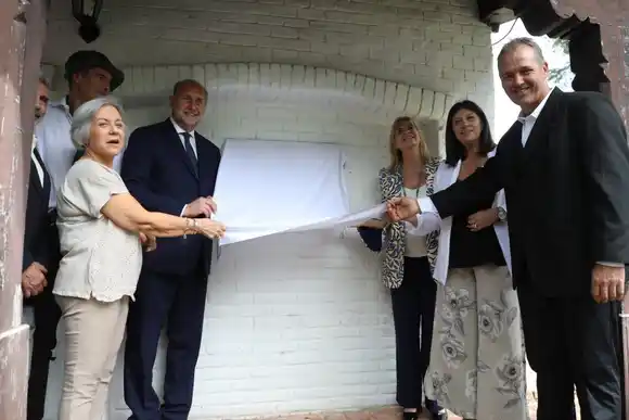 Perotti encabezó  el acto conmemorativo por los 450 años de la fundación de Santa Fe.