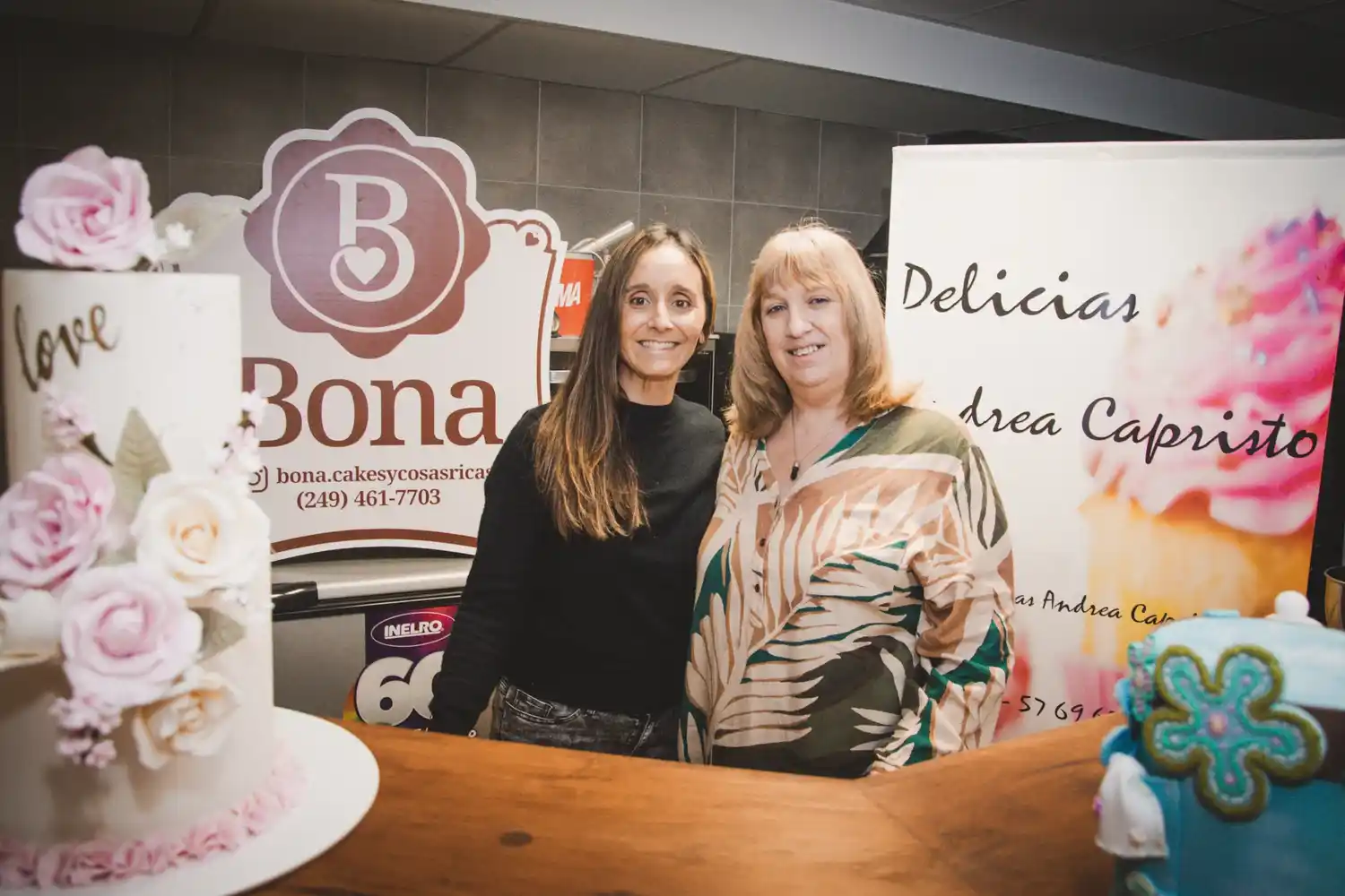 Lorena Molina y Andrea Capristo, en el taller donde desarrollan las actividades
