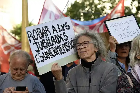 “Supermiércoles” de protestas en Buenos Aires: jubilados y trabajadores del Garrahan salen a las calles