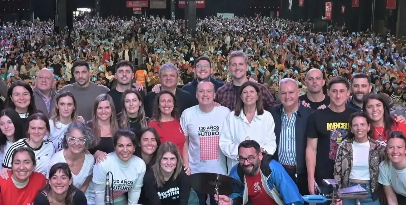 El Partido Socialista convocó a un almuerzo multitudinario en la ciudad de Rosario, adonde llegaron más de 5 mil militantes, dirigentes y simpatizantes de toda la provincia de Santa Fe y de otros puntos del país