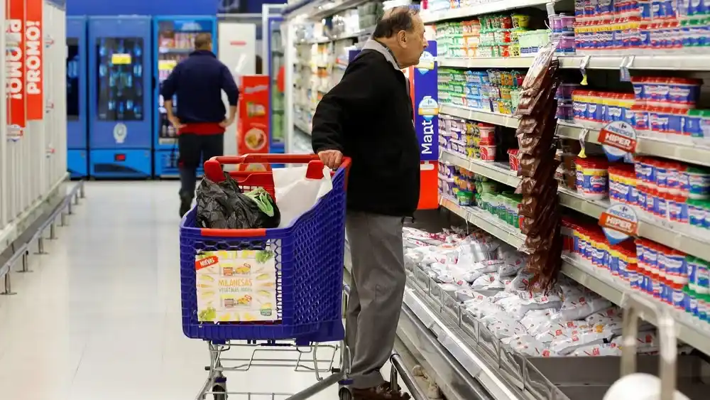 El consumo continúa en baja en Argentina