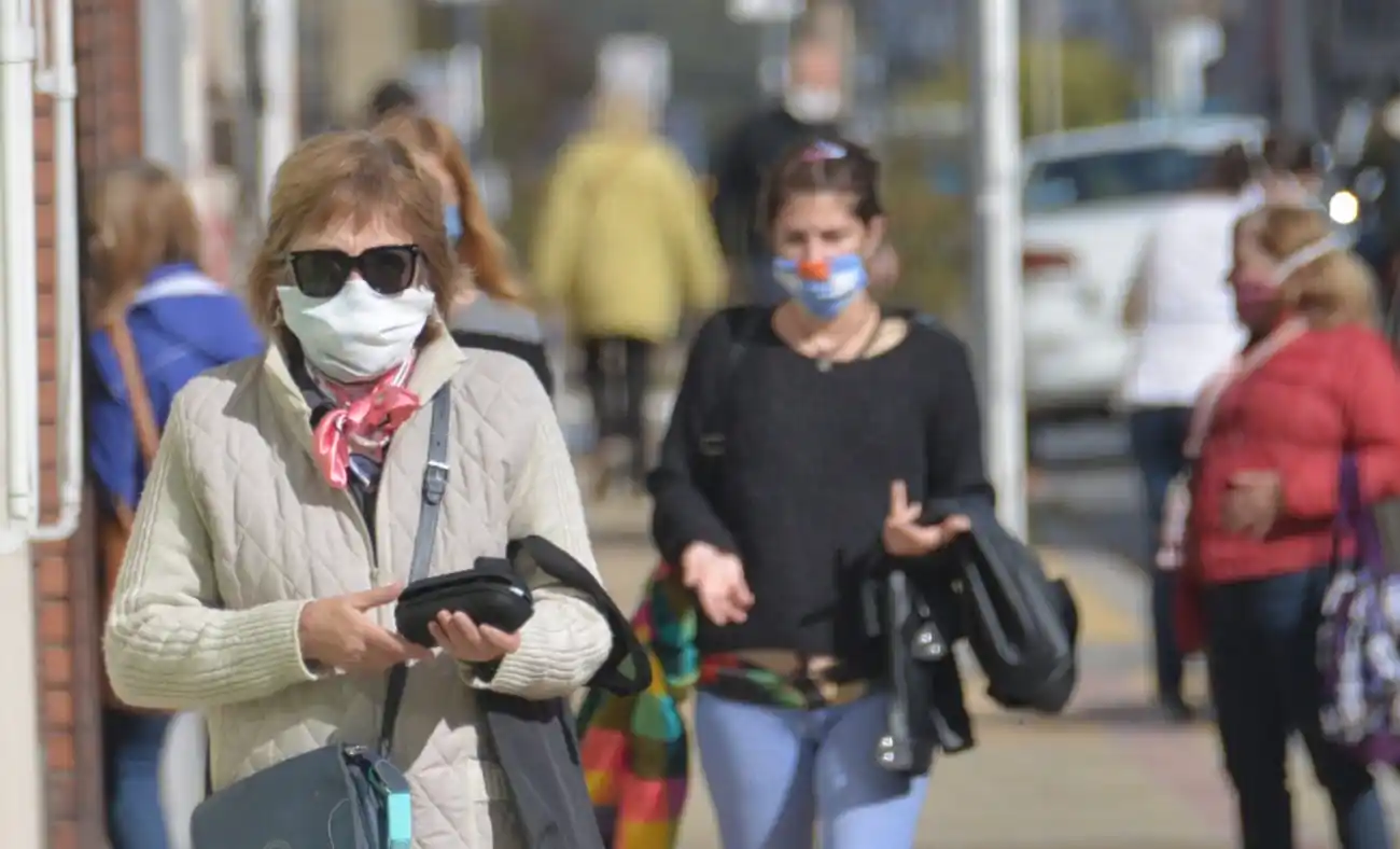 "Continuamos con una importante cantidad de casos y por eso es fundamental no relajarse"