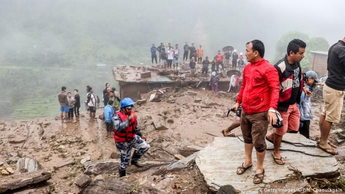 Nepal: muertos y desaparecidos tras gigantesco desprendimiento de tierras