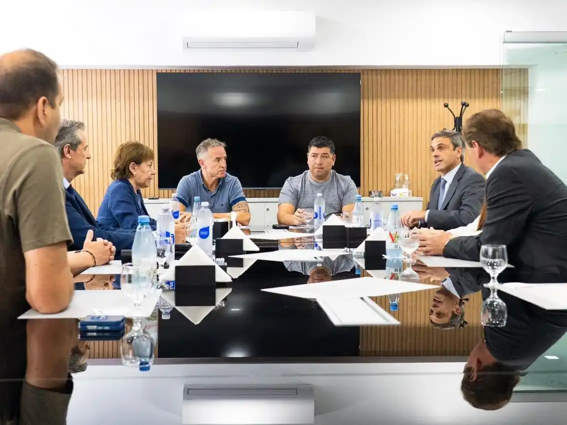 Legisladores nacionales peronistas se reunieron con dirigentes de la CGT