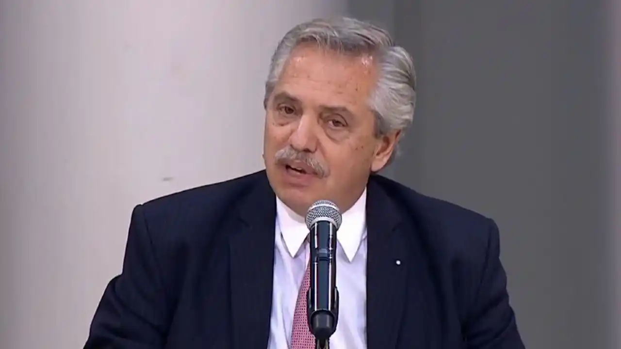 Alberto Fernández desembarca en La Plata