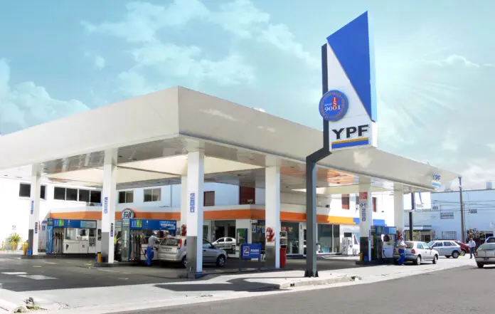 El Gobierno postergó los aumentos de combustibles, luz y gas