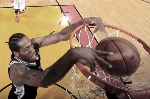 San Antonio aplastó a Miami y liderá la serie 2 a 1