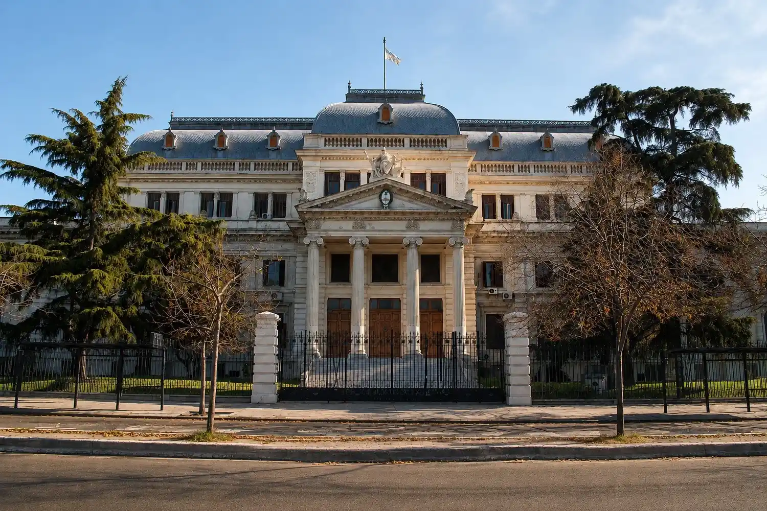 Martilleros bonaerenses rechazan proyecto de LLA que “legaliza la ilegalidad” en el mercado inmobiliario