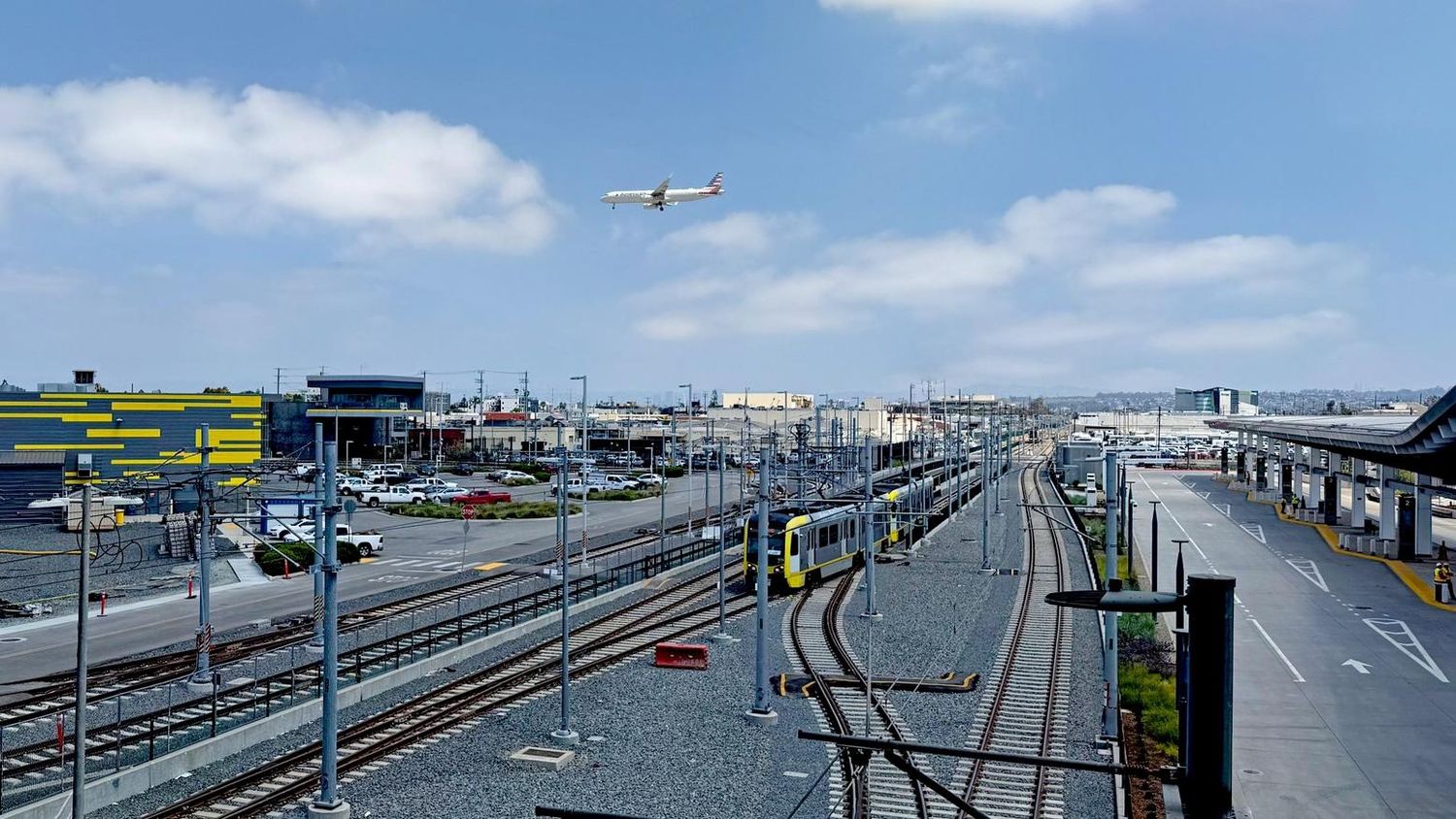 LAX ya tiene estación de metro: así funciona la nueva conexión con el aeropuerto de Los Ángeles