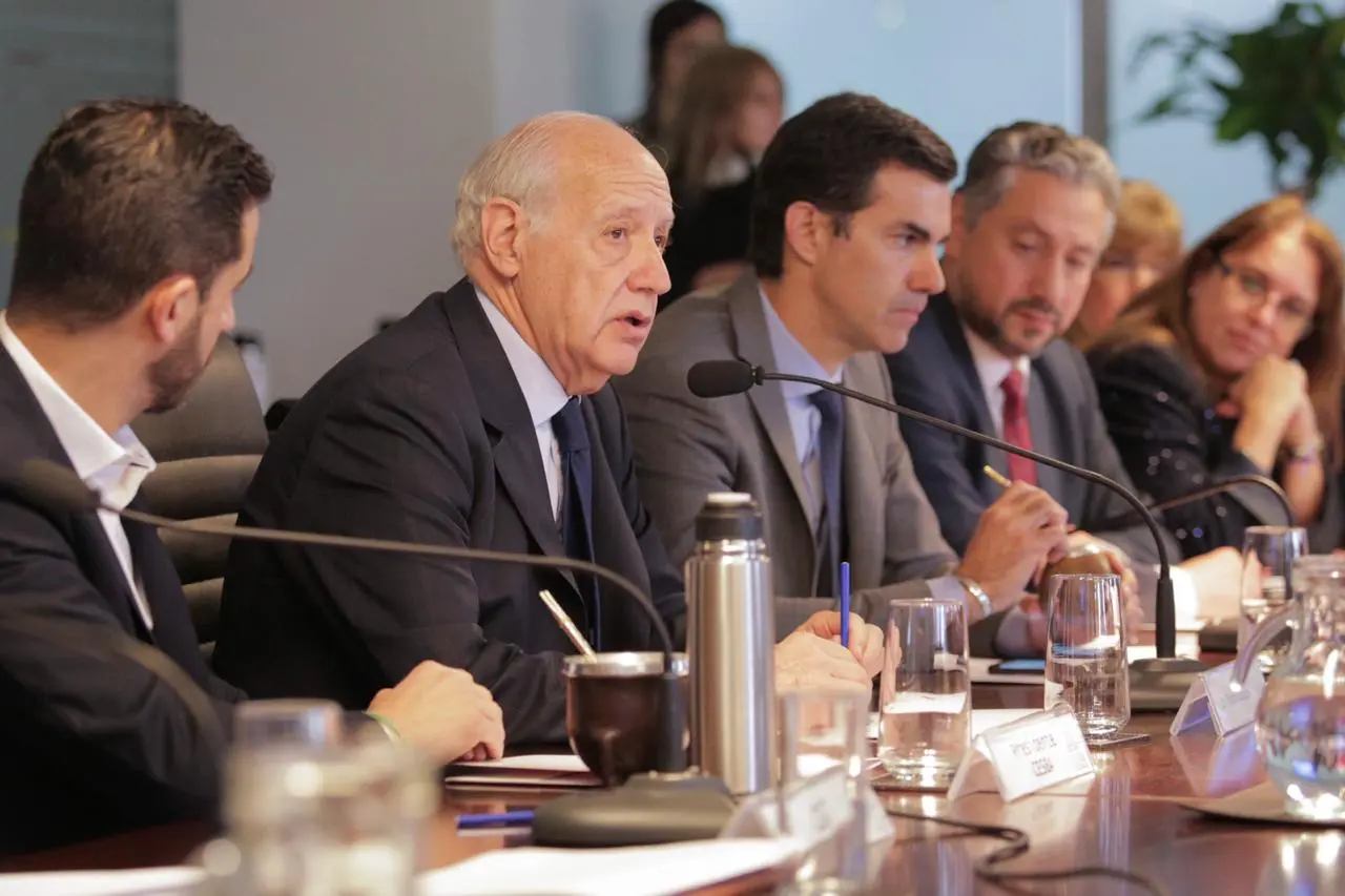 Lavagna y Urtubey exigieron creación de un Consejo Económico y social nacional