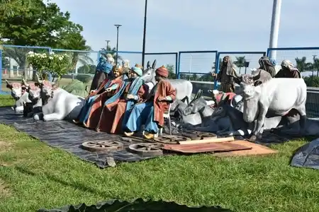 Avanzan los preparativos en el pesebre hiperrealista del Paseo Costanero