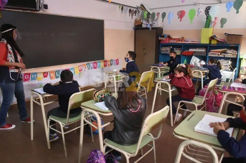Docentes de Santa Fe evaluarán una oferta salarial “con 5 puntos” sobre la anterior