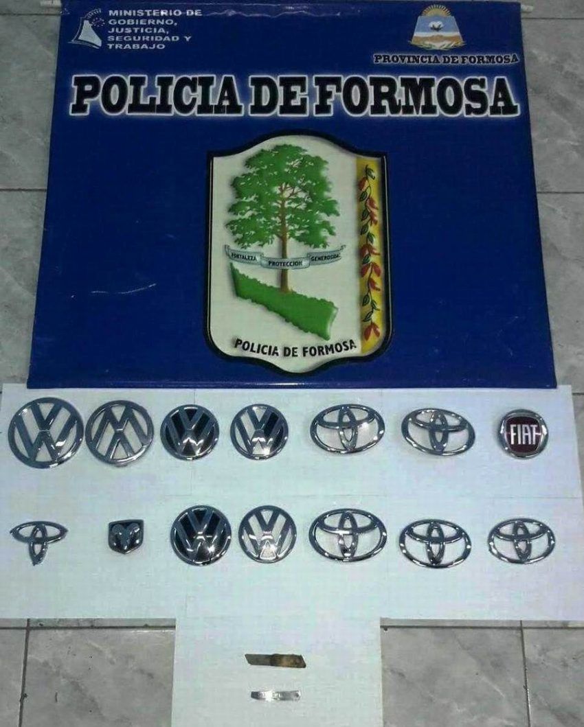 Detenido por vandalizar autos en la calle