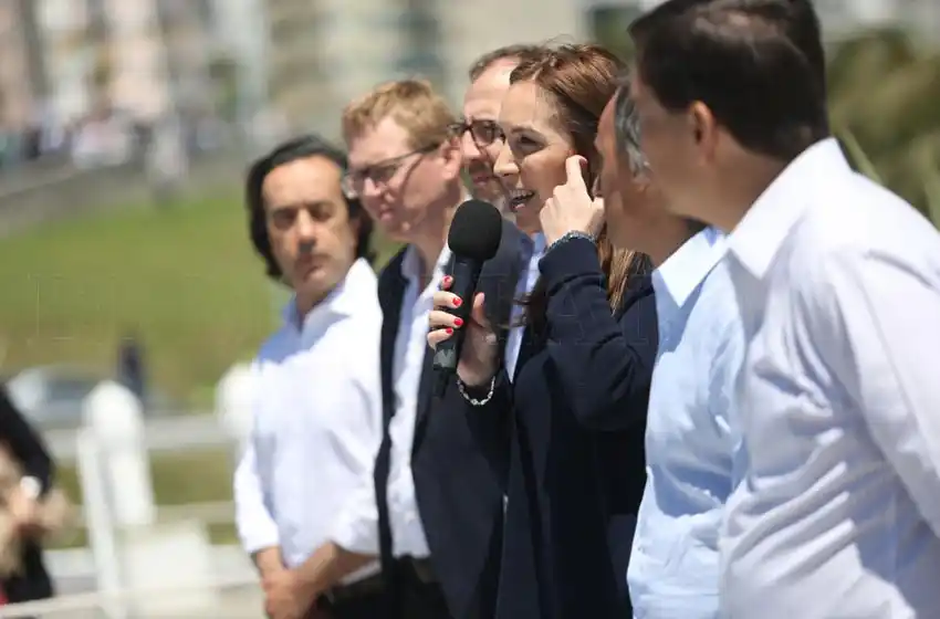 En medio del desastre económico, Vidal y sus ministros realizan un "retiro espiritual" en la costa para pensar la campaña