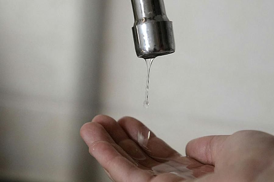 En algunos barrios comienza a sentirse la falta de presión en la red de agua potable.