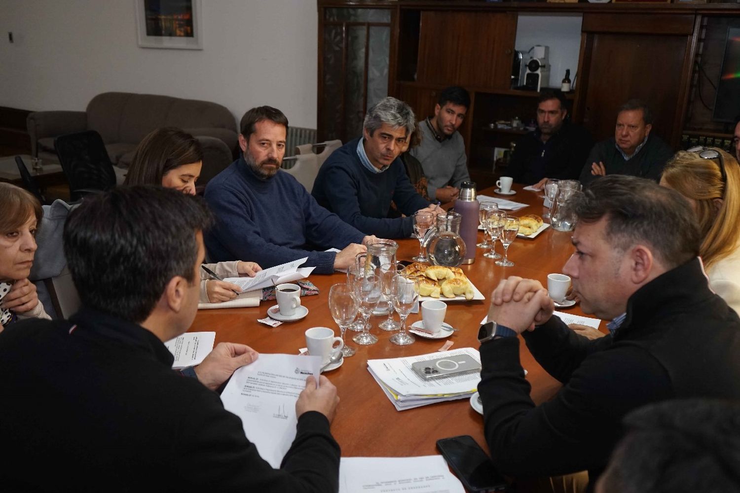 Reunión en el despacho del intendente