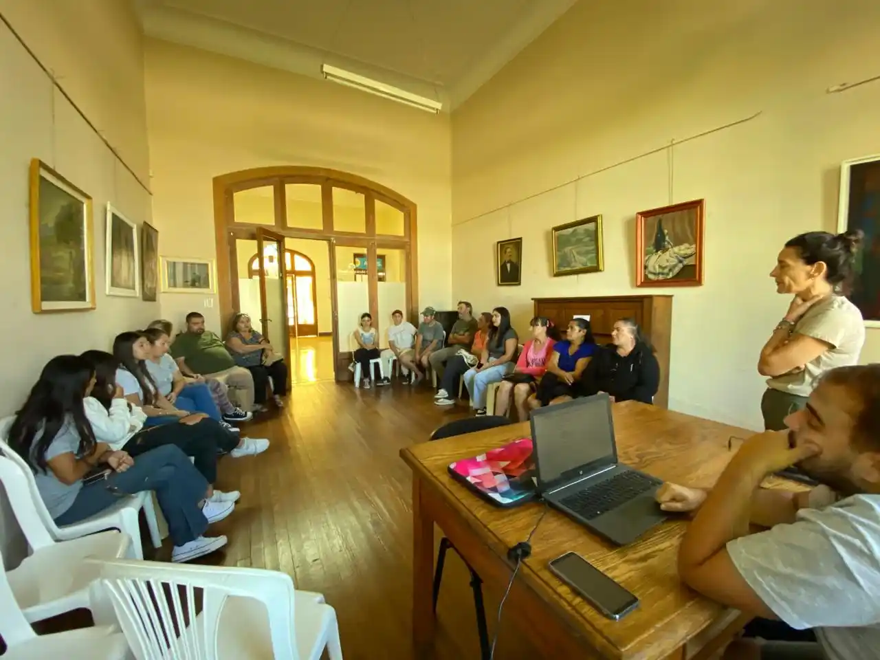 Emprendedores de María Ignacia recibieron asistencia.