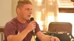 Mató a sus padres, fue condenado y dice que "duerme bárbaro todas las noches"