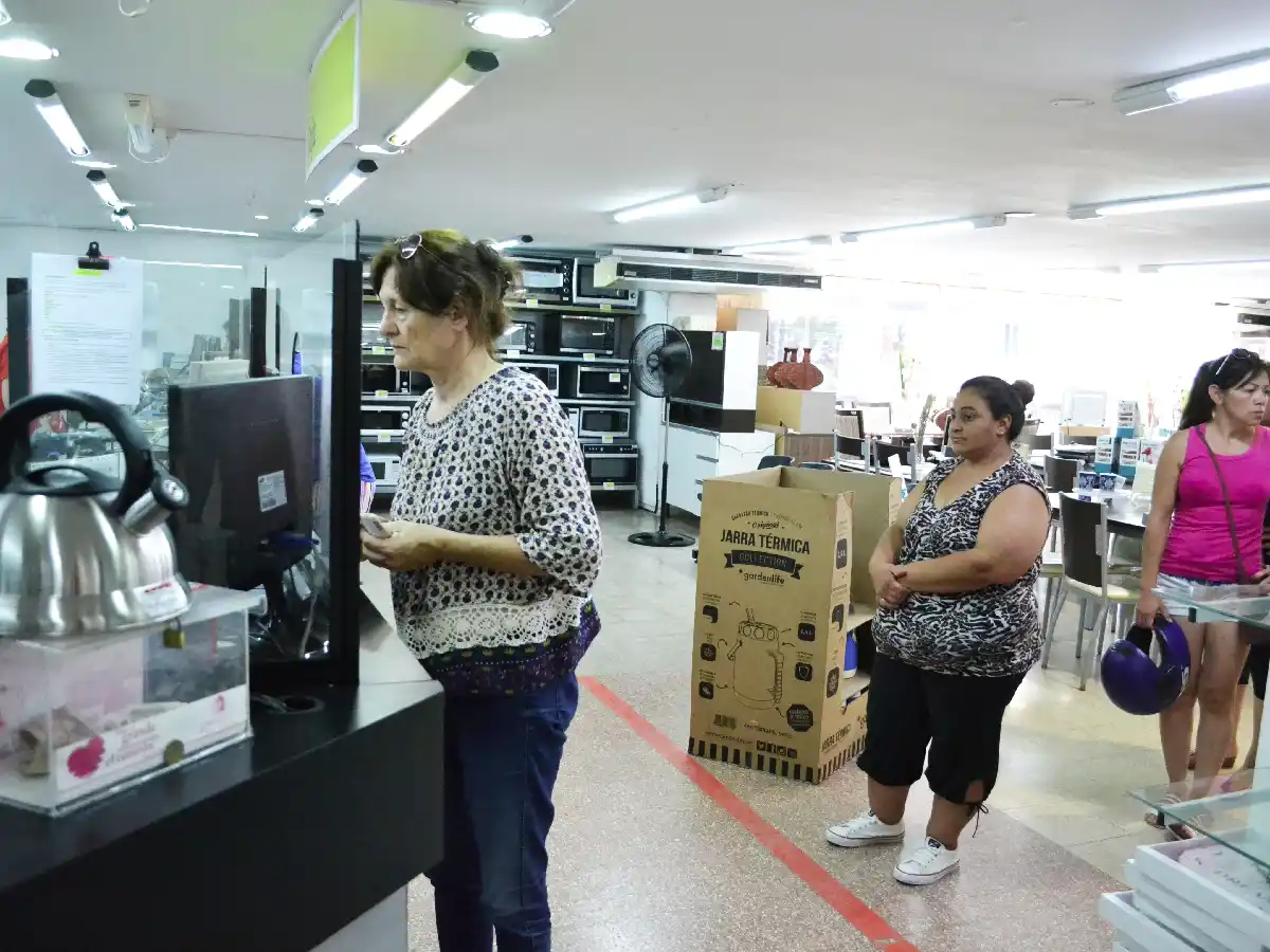 Cuotas sin interés: comerciantes analizarán medida y hay expectativa 