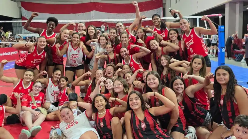 Las invictas en casa.