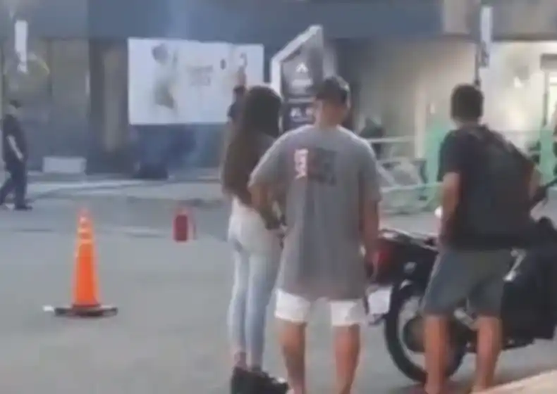 Por un incendio en los tableros eléctricos, debieron evacuar el centro comercial de Fisherton