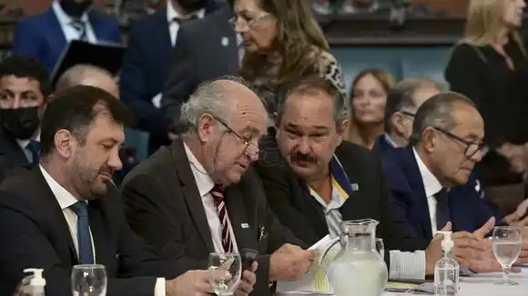 El Congreso define si la deuda  FMI se pagará con fondos  fugados durante el macrismo