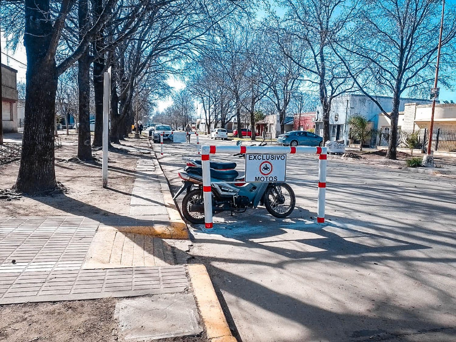 Nuevo estacionamiento de motos en Teodelina