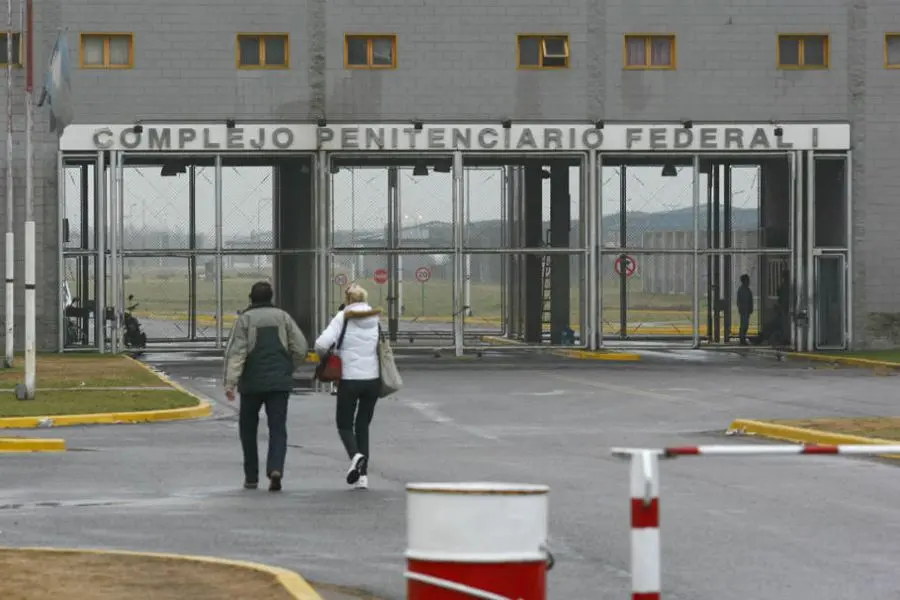 Tras varios suicidios, relevaron a la cúpula del Penal de Ezeiza