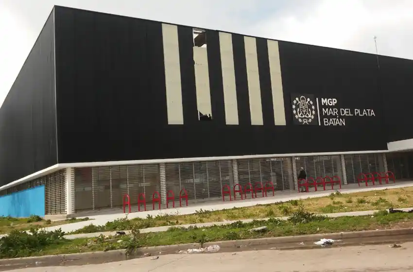 Polideportivo Centenario, el reflejo del "abandono" que cumple 3 años