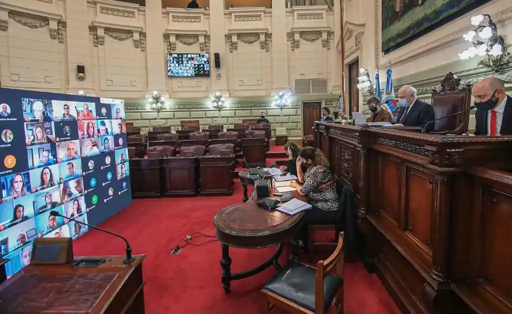 Diputados votaría paridad y ART pero define el Senado