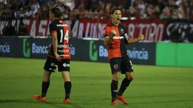 Newell’s superó a un Huracán desconcertado