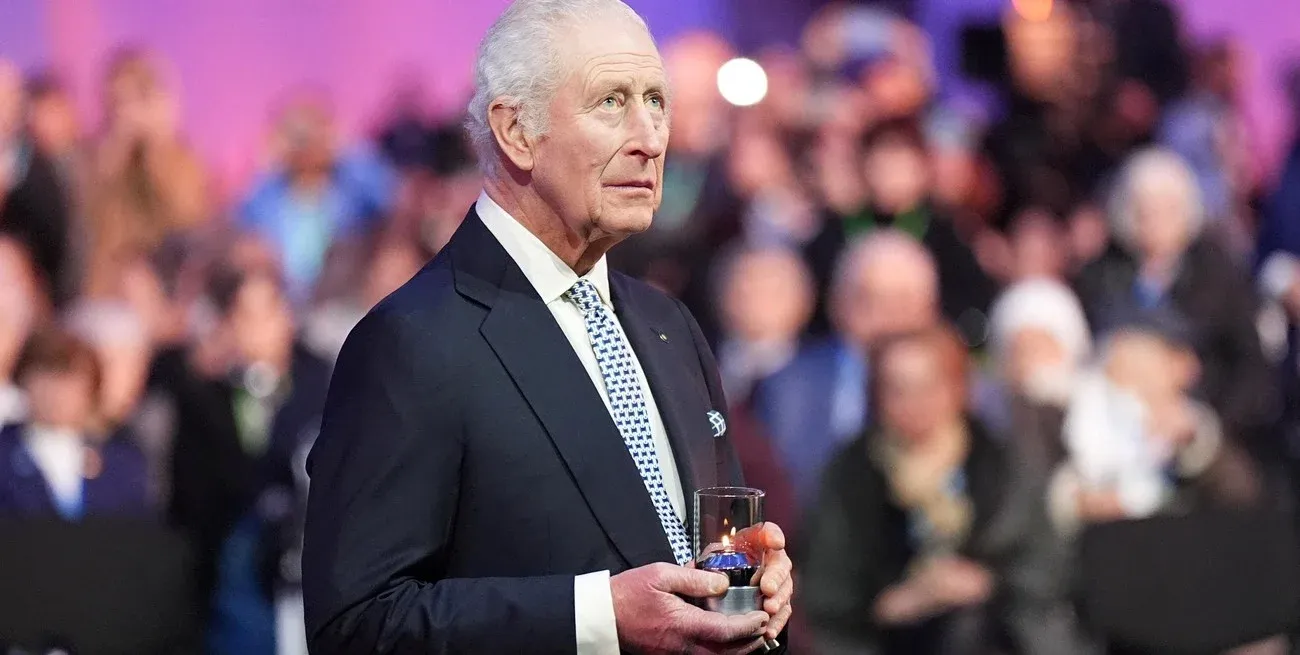Crece la preocupación: internaron a Carlos III por “efectos secundarios” del tratamiento contra el cáncer