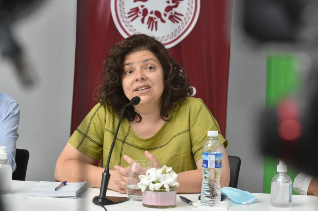 Durante su visita a Santa Fe, Carla Vizzotti dijo que “la pandemia está en una etapa distinta”