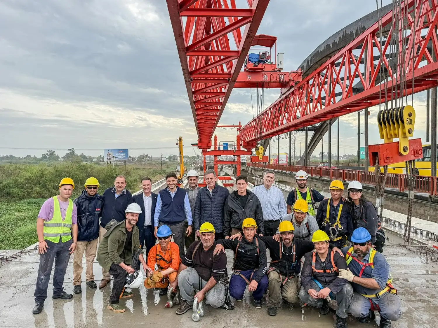 Pullaro recorrió el nuevo puente Santa Fe-Santo Tomé, que ya tiene un avance del 74 % - 3