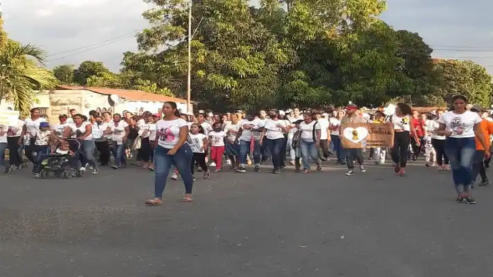 ¡QUEREMOS JUSTICIA! Habitantes de Turén protestan tras sangrientos femicidios