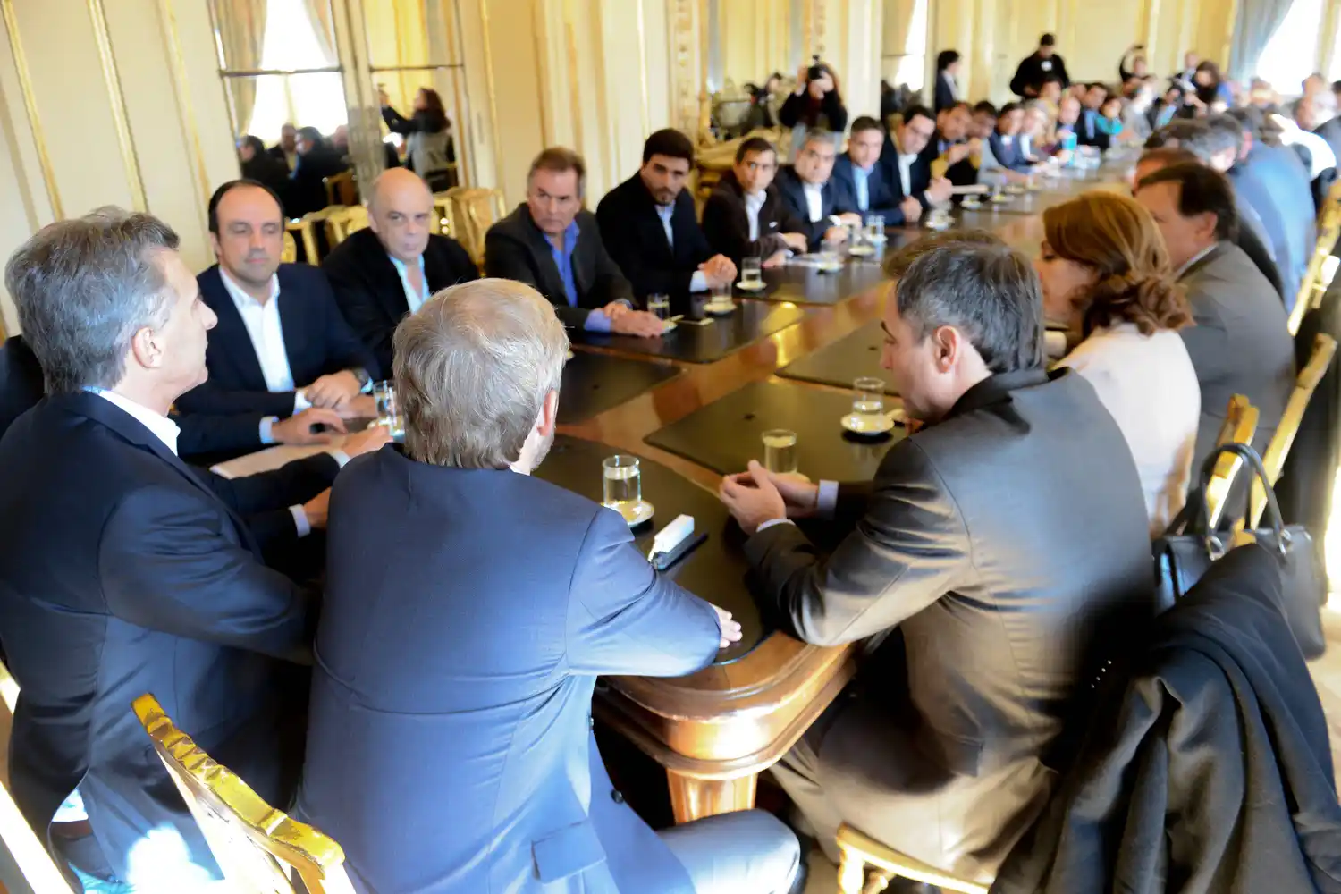 El Gobierno nacional anunció apoyo al transporte público