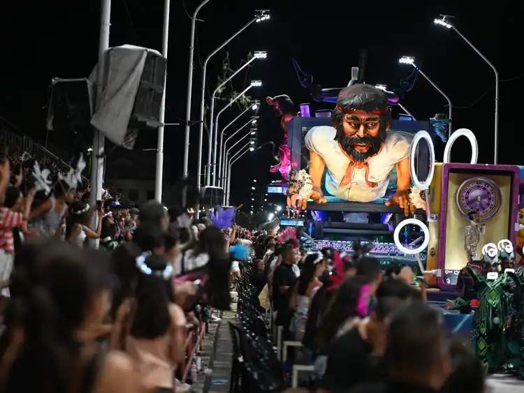 El Corsódromo se prepara para vivir a pleno la primera noche de febrero del Carnaval del País