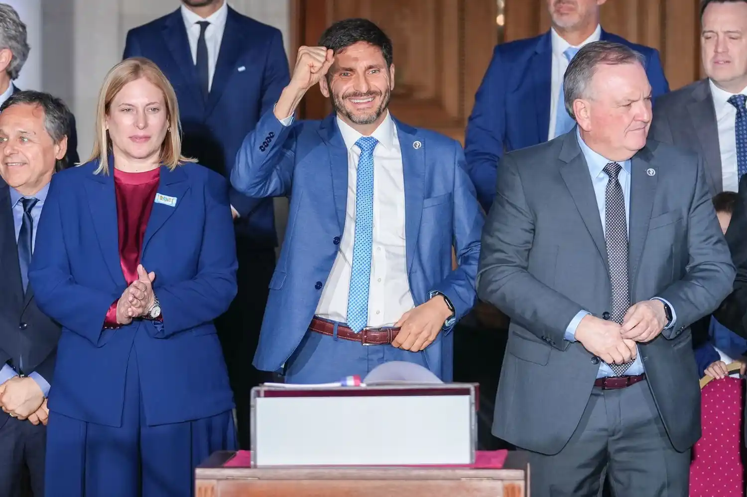 El gobernador en el acto de jura.