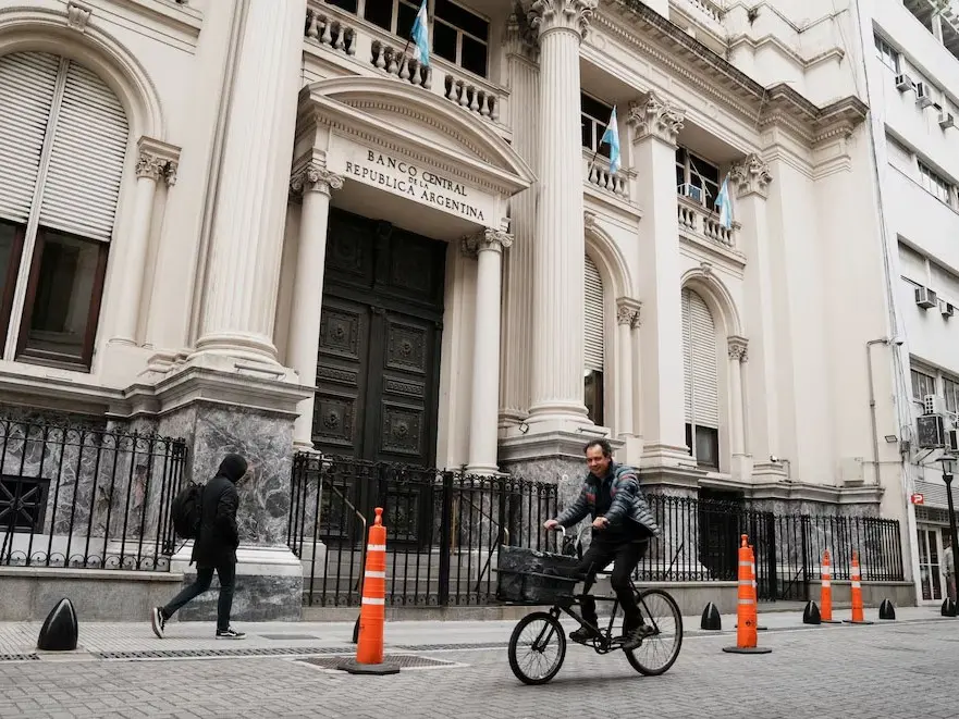 El BCRA superó el 80% de la meta de compra de dólares para todo 2026 tras sumar casi USD 600 millones en la semana