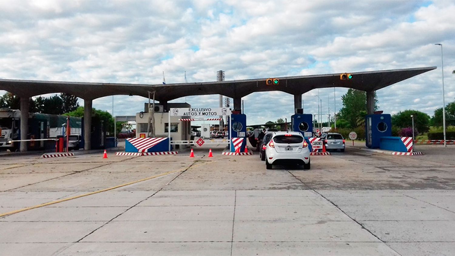 Más de 15 mil vehículos pasaron por el puente San Martín durante el recambio turístico