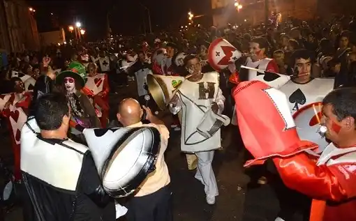 El profesorado de teatro realizará un seminario de vestuario de murgas, carnavales y fiestas populares