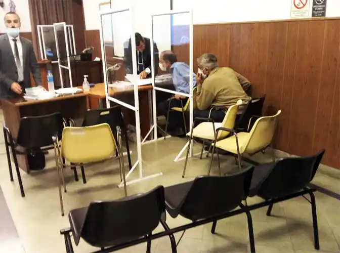 Declararon los policías que atraparon a los tres acusados