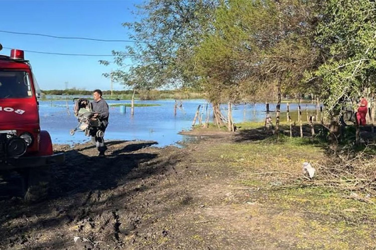 Iniciaron el operativo de evacuación en Gualeguaychú ante la crecida del río