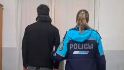 Diversos procedimientos policiales permitieron recuperar dos motocicletas en Tandil y un joven terminó aprehendido.