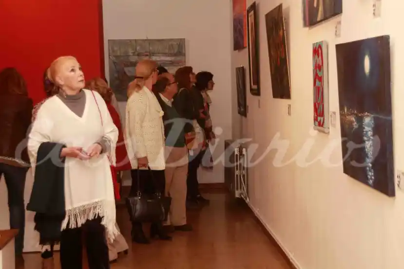 Pintura y fotografía se exhiben en diferentes espacios de Necochea y Quequén