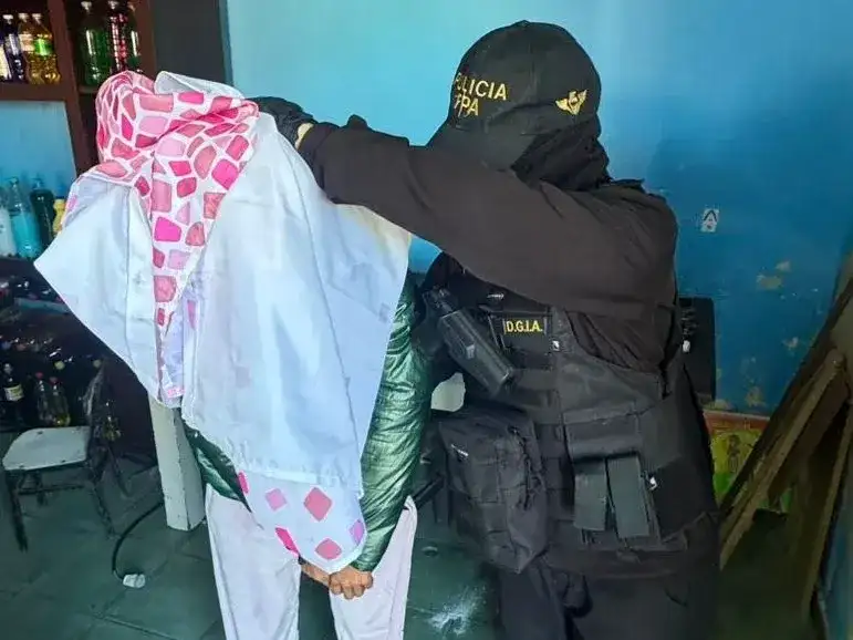 Detuvieron en San Francisco a una mujer que estaba en libertad condicional por una causa de drogas