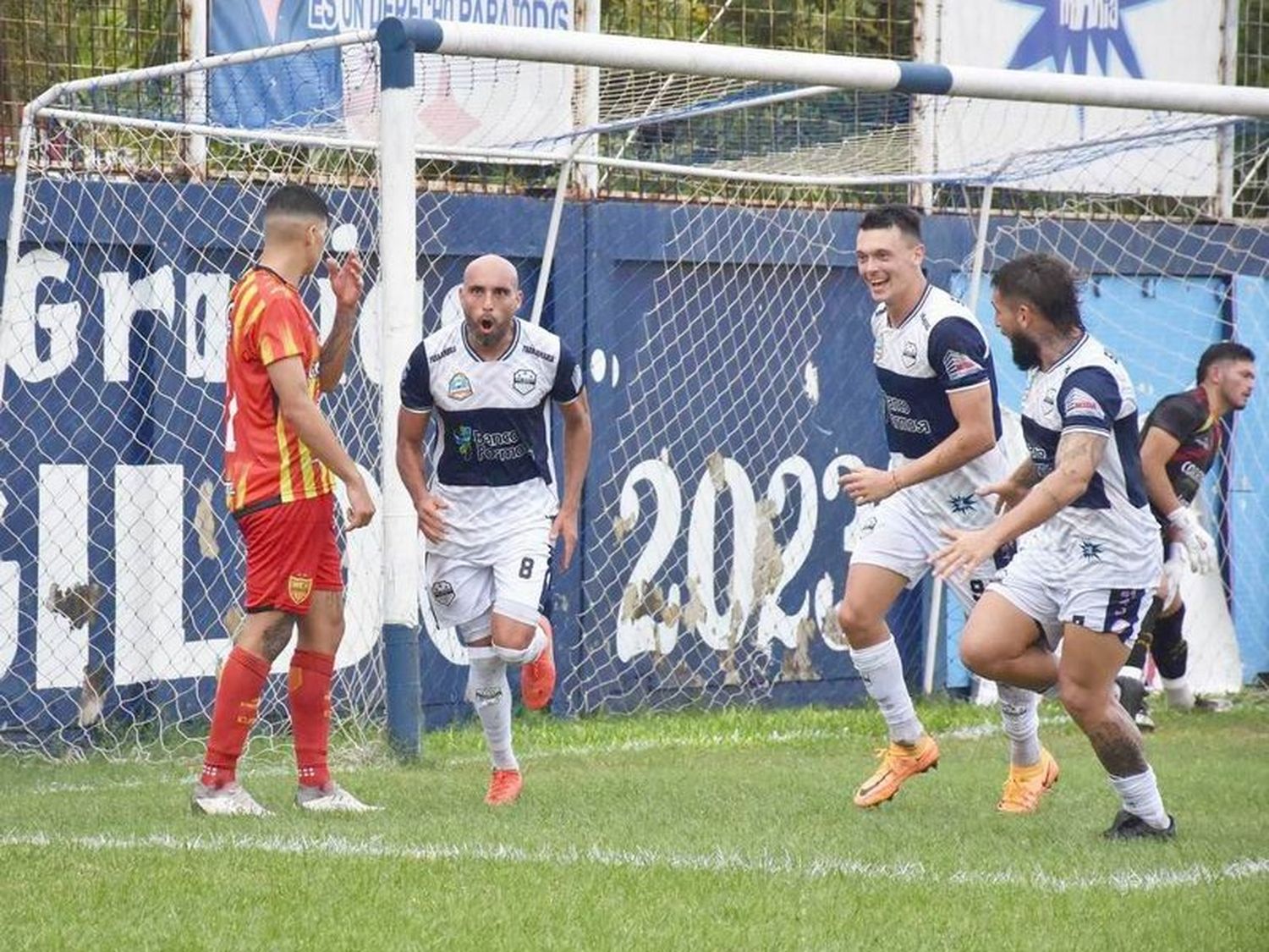 San Martín goleó a Boca
Unidos y escaló en la tabla