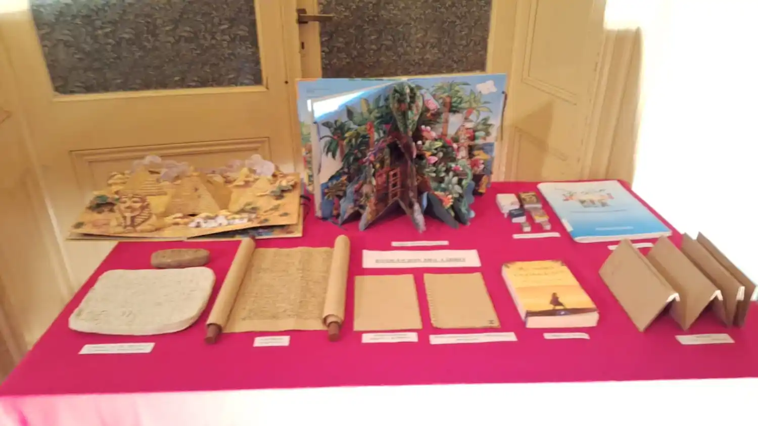 Por el Día del Libro, se celebró un encuentro con la imaginación, la memoria y la cultura