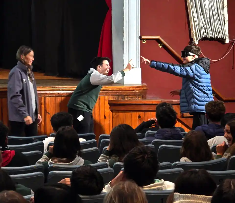 Una buena cantidad de alumnos participó de la charla.
