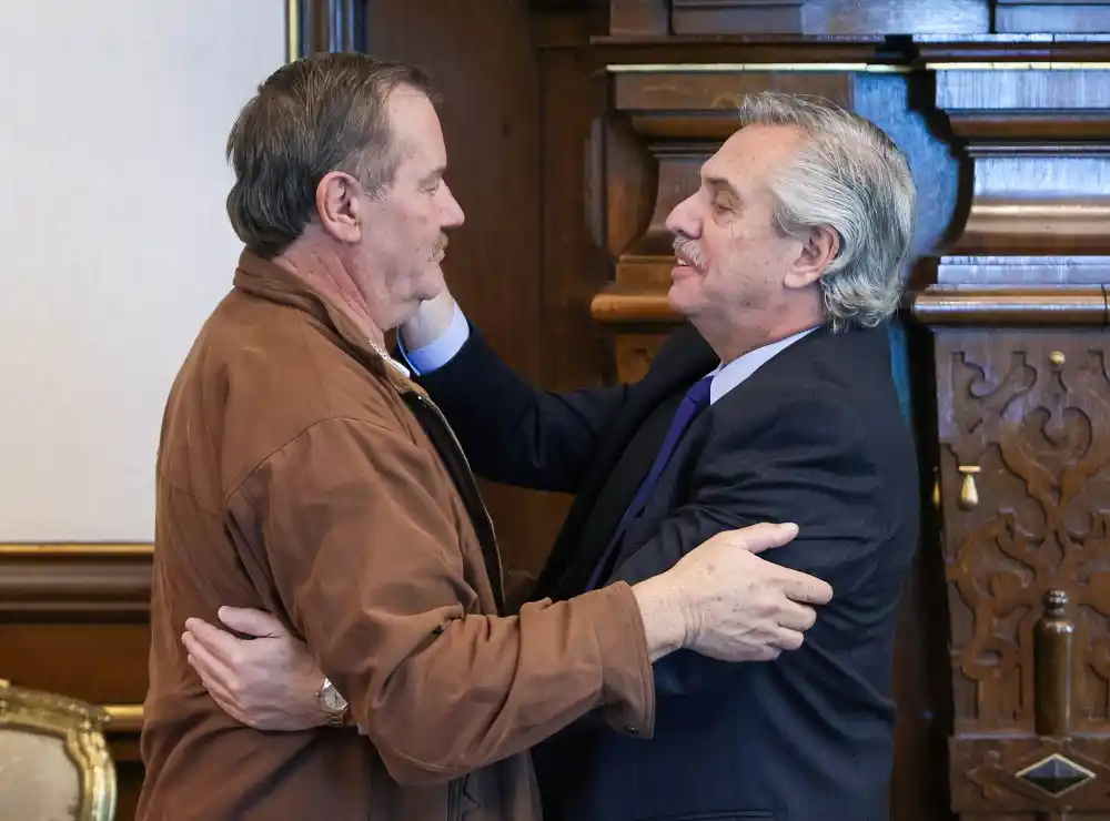 El abuelo paterno de Lucio Dupuy fue recibido por el Presidente.